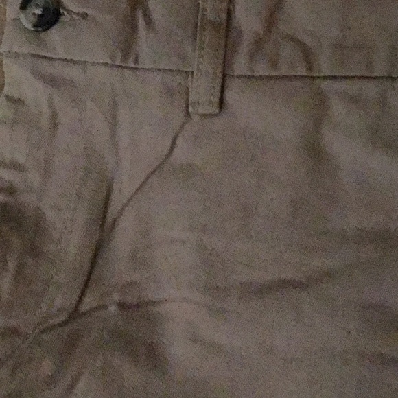 Old Navy Khaki Knee Shorts / Button / Zipper / Front Pockets / Change Pocket 🆕 - Picture 3 of 12